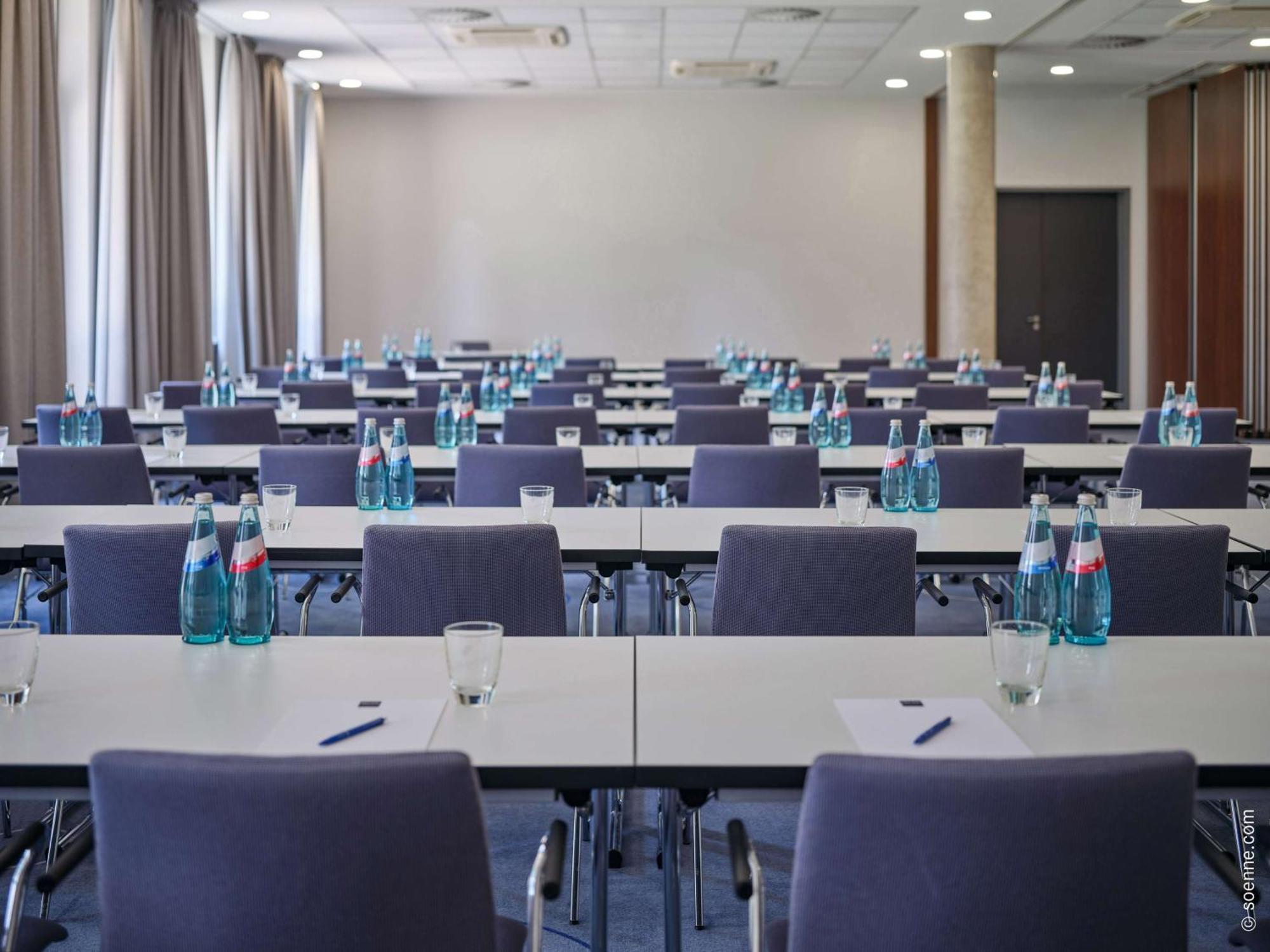 Dorint Parkhotel Frankfurt / Bad Vilbel Bagian luar foto